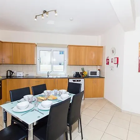 Apartament Leanna *
